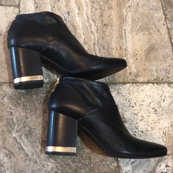 Kanna made in Spain black and gold booties. - Picture 7 of 7